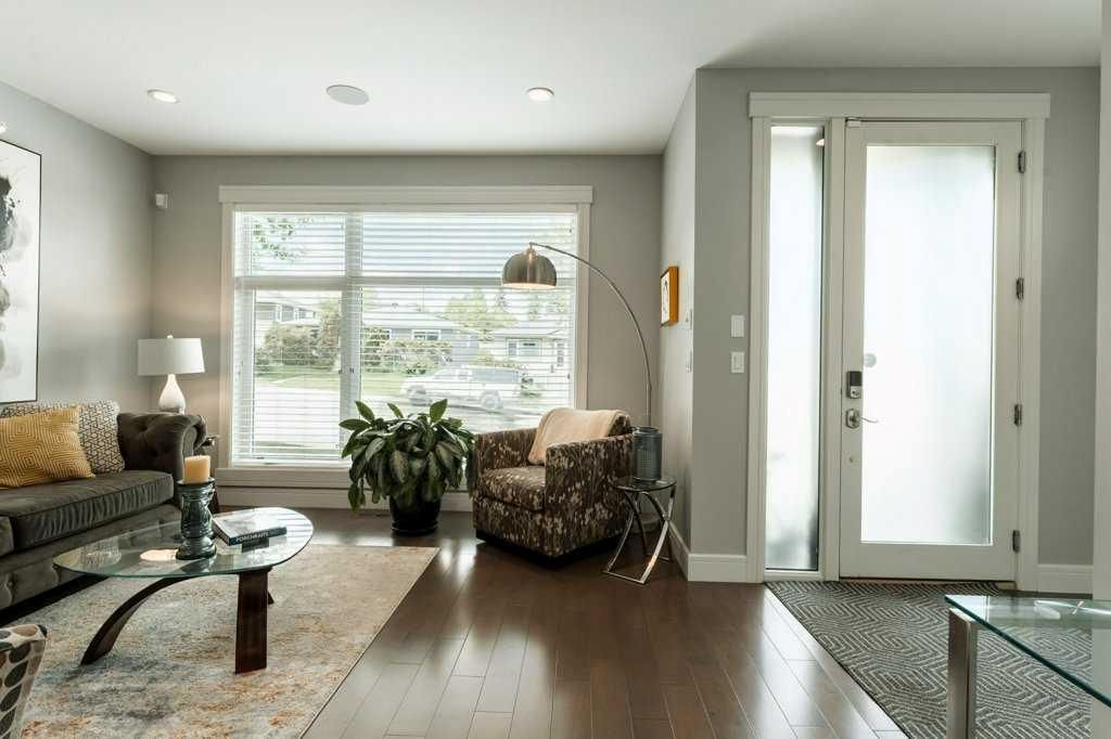 1939 26 Avenue SW, Calgary — photo 3 of 47