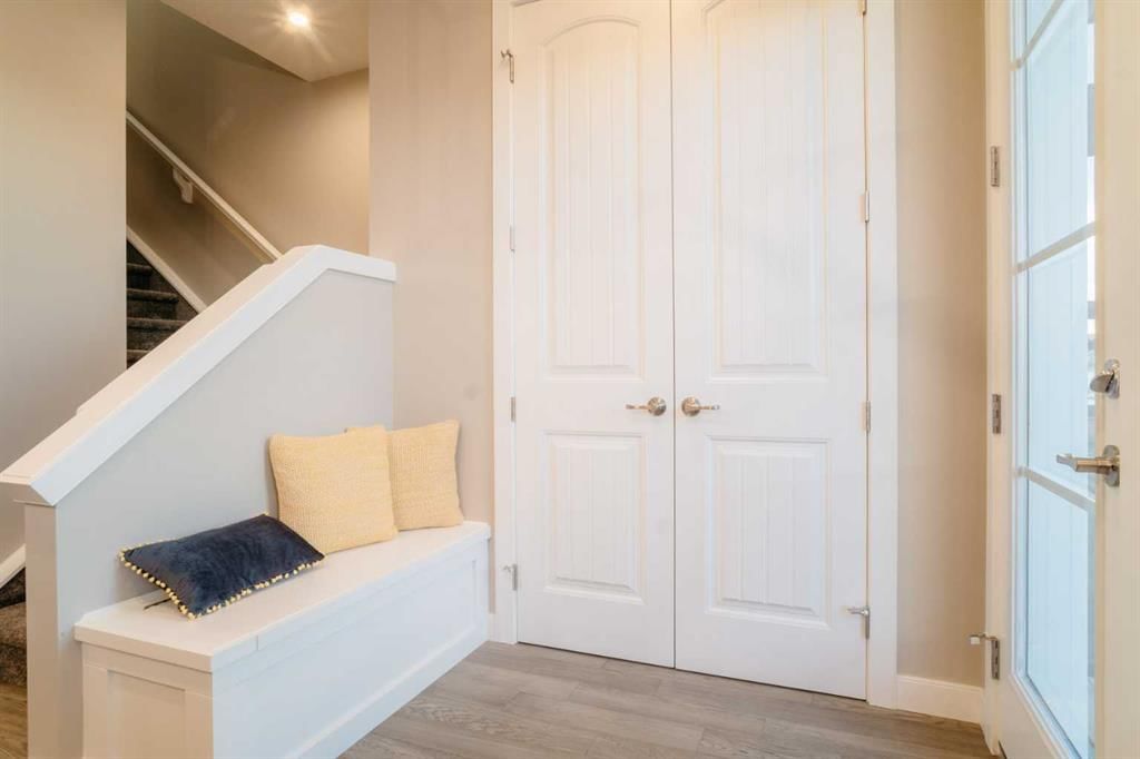 1138 Cobblestone Boulevard SW, Airdrie — photo 3 of 15