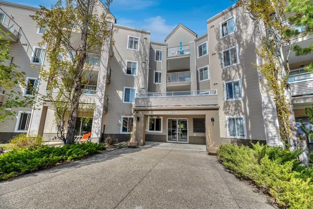 405, 4000 Somervale Court SW, Calgary — photo 2 of 24