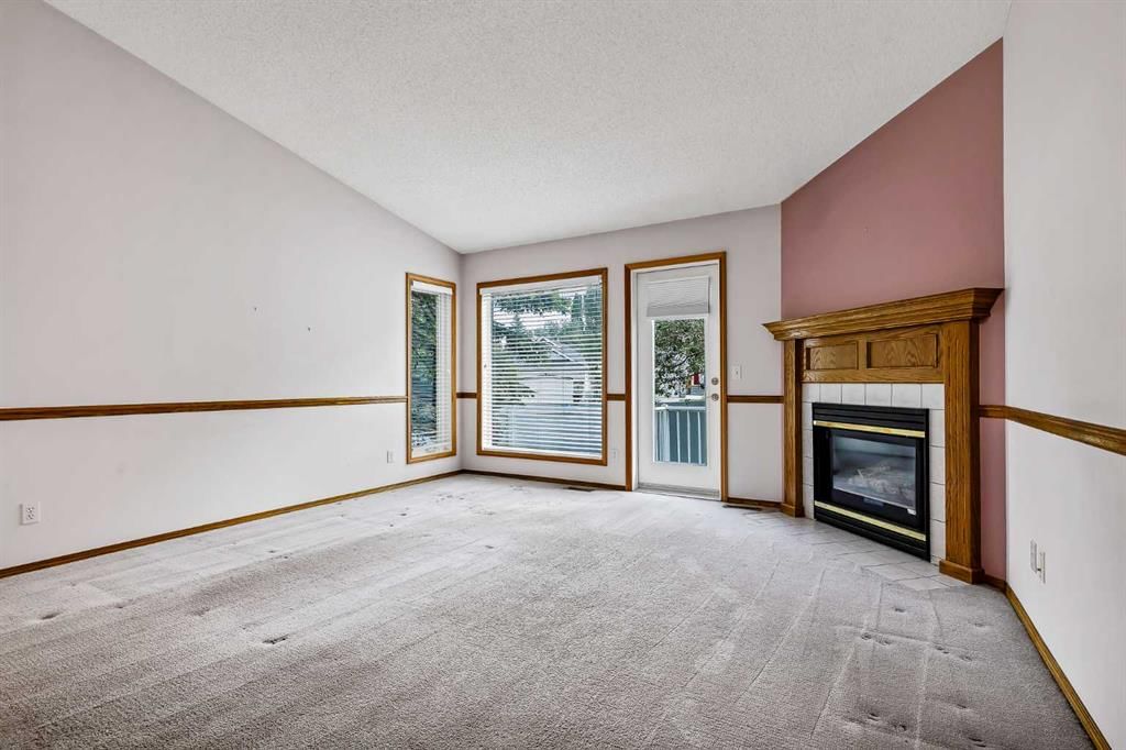 20 Douglasview Park SE, Calgary — photo 5 of 36