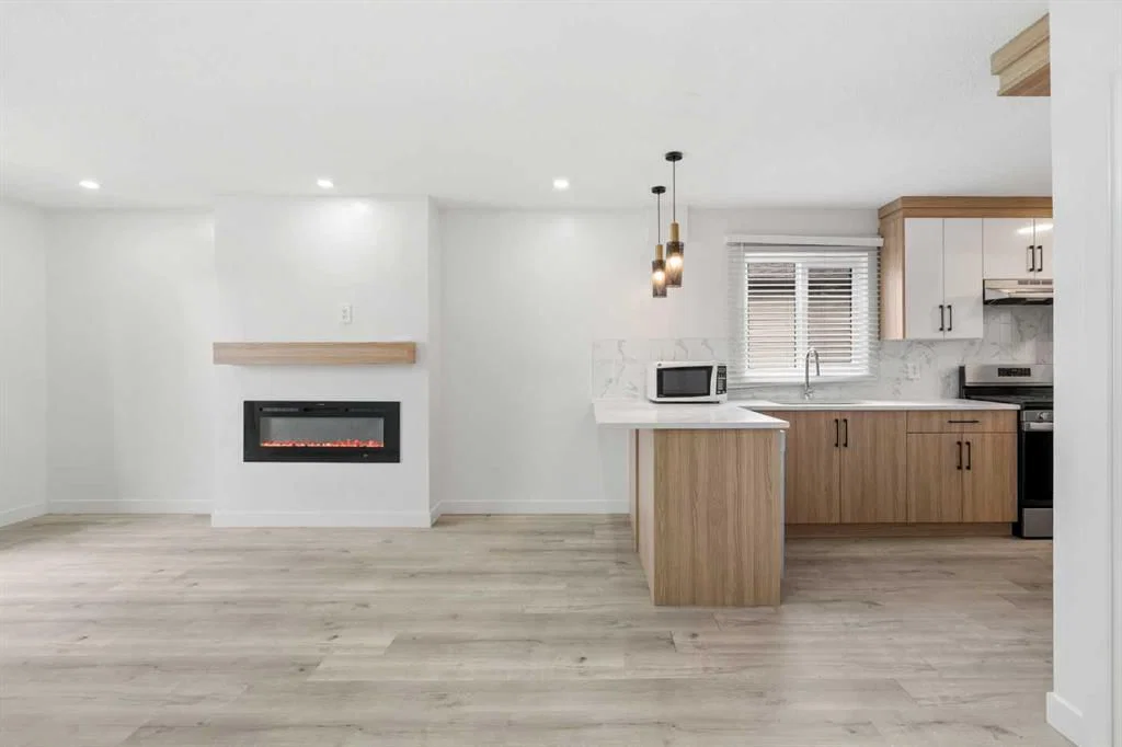 424 Penbrooke Crescent SE, Calgary — photo 2 of 48