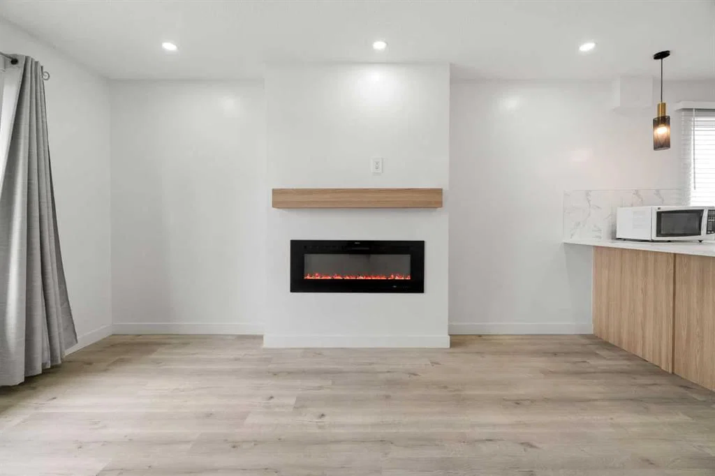 424 Penbrooke Crescent SE, Calgary — photo 5 of 48