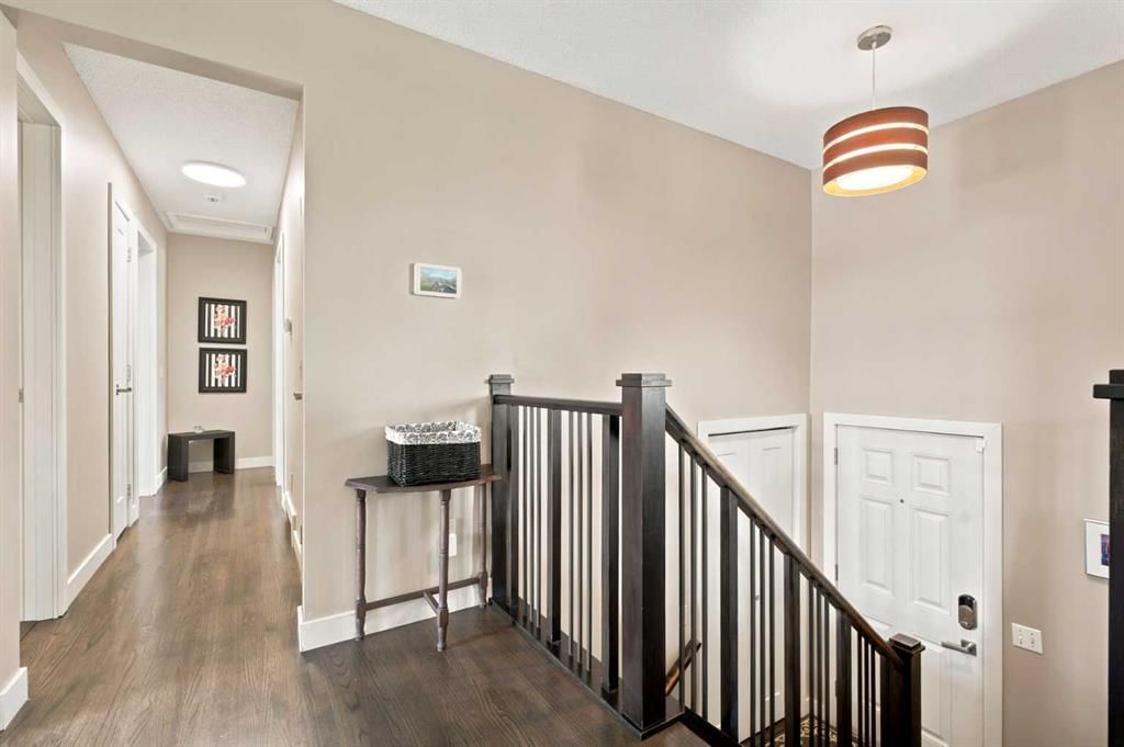 1016 Pensdale Crescent SE, Calgary — photo 4 of 50