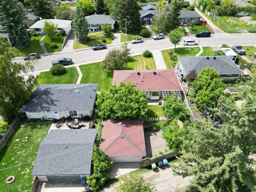 1916 Grand Oaks Drive SW, Calgary — photo 5 of 34