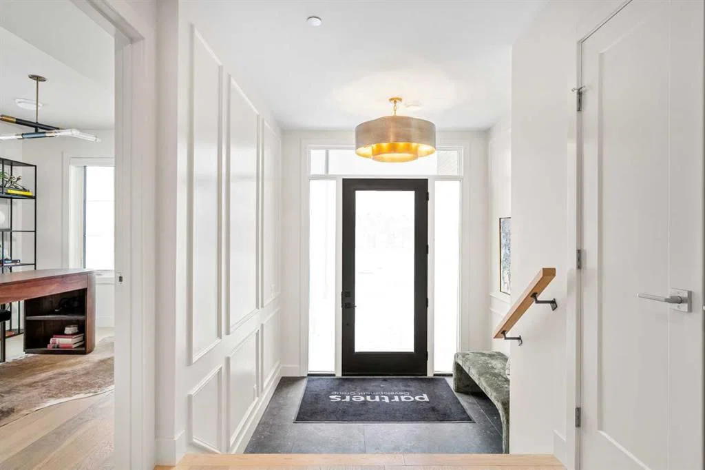 44 Greenwich Heath NW, Calgary — photo 3 of 40