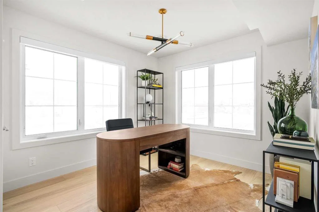 44 Greenwich Heath NW, Calgary — photo 4 of 40
