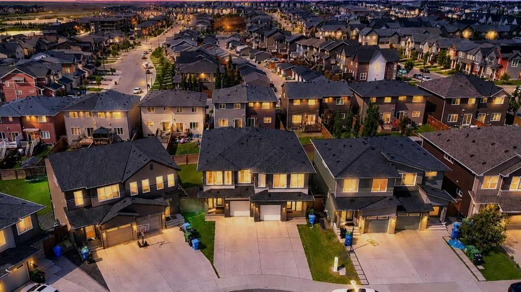 121 Carringvue Park NW, Calgary — main listing photo
