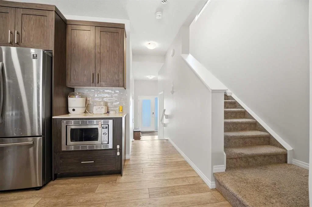 121 Carringvue Park NW, Calgary — photo 4 of 36