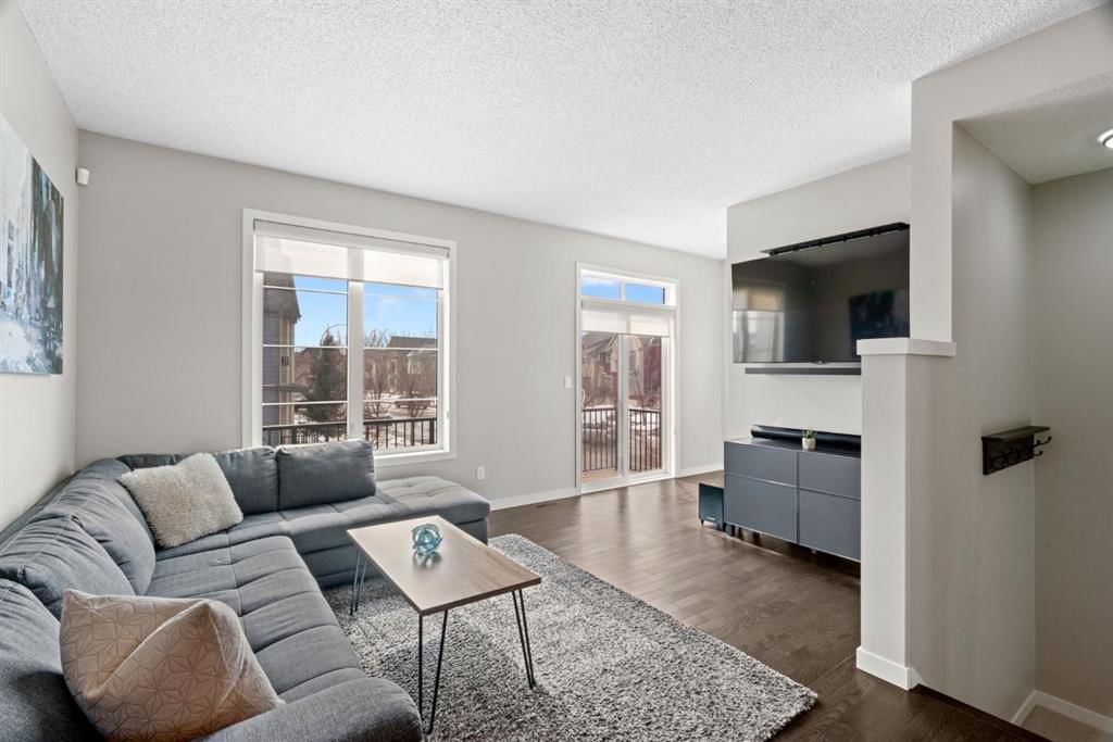 102 Walden Circle SE, Calgary — photo 2 of 32