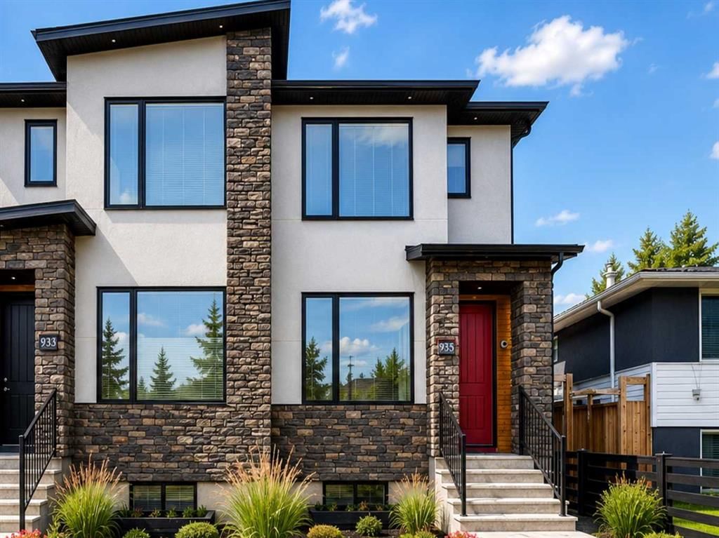 935 Regal Crescent NE, Calgary — photo 3 of 48
