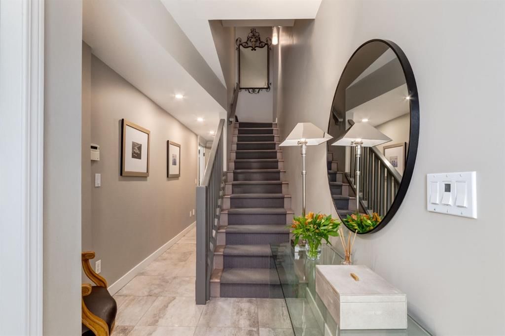 3711 17 Street SW, Calgary — photo 4 of 45