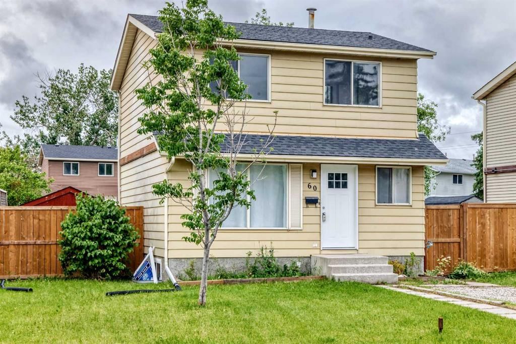60 Erin Mount Crescent SE, Calgary — photo 2 of 47