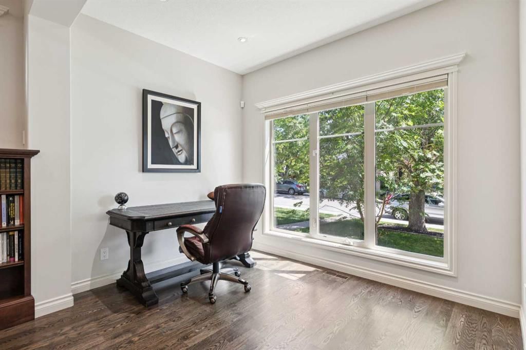 1723 31 Street SW, Calgary — photo 2 of 49
