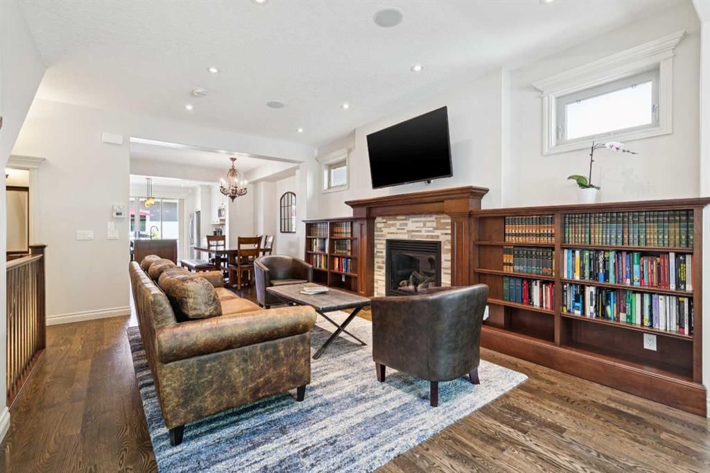1723 31 Street SW, Calgary — photo 4 of 49
