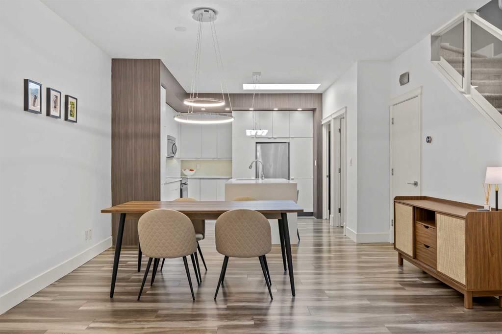 2, 1728 36 Avenue SW, Calgary — main listing photo