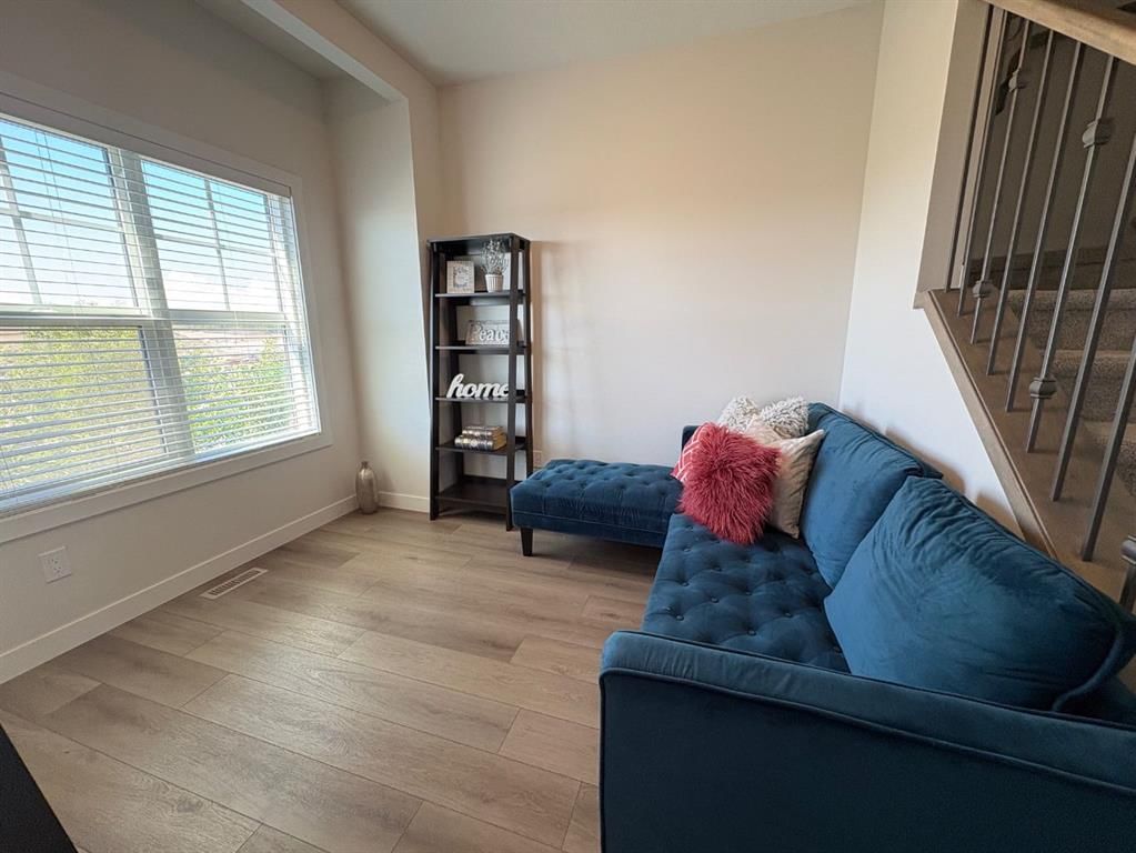 250 Alpine Avenue SW, Calgary — photo 3 of 28