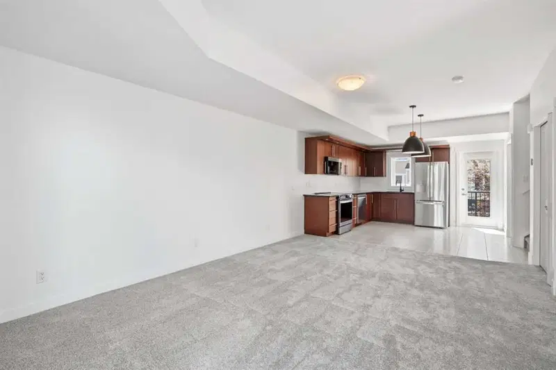 122 west springs Road SW, Calgary — photo 3 of 33