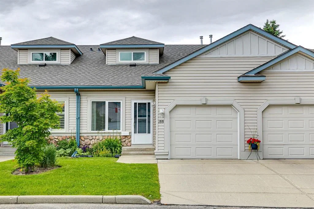 133 Chaparral Point SE, Calgary — main listing photo