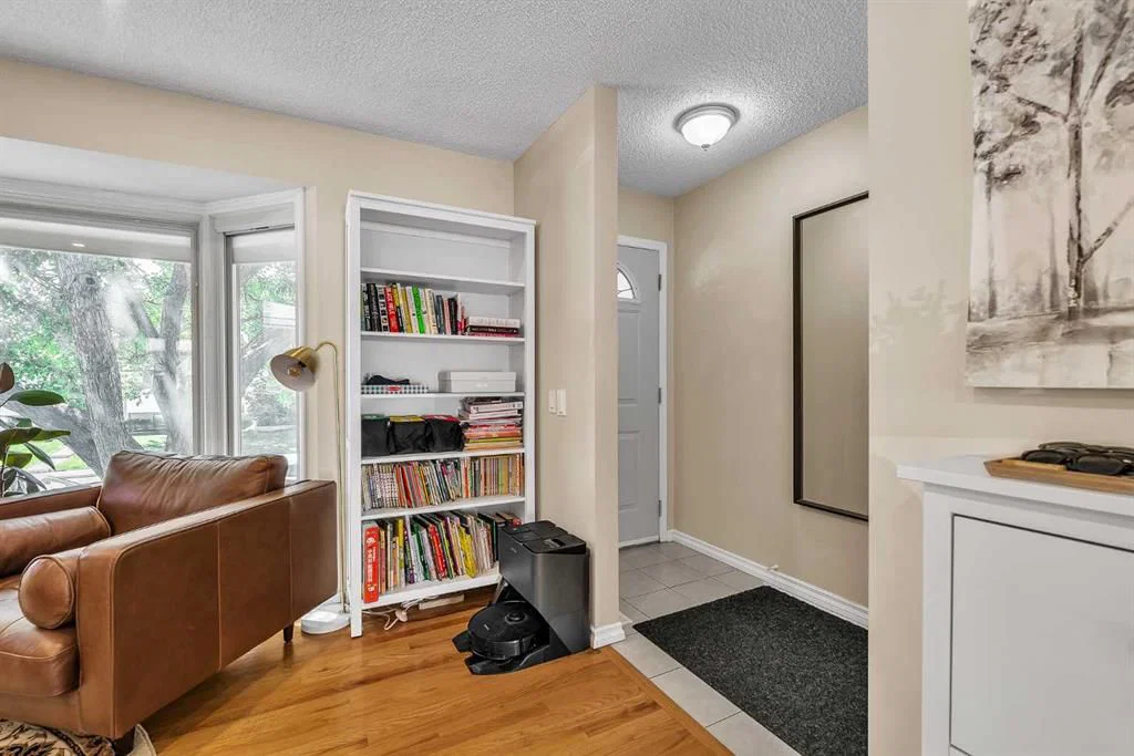 474 78 Avenue NE, Calgary — photo 3 of 45