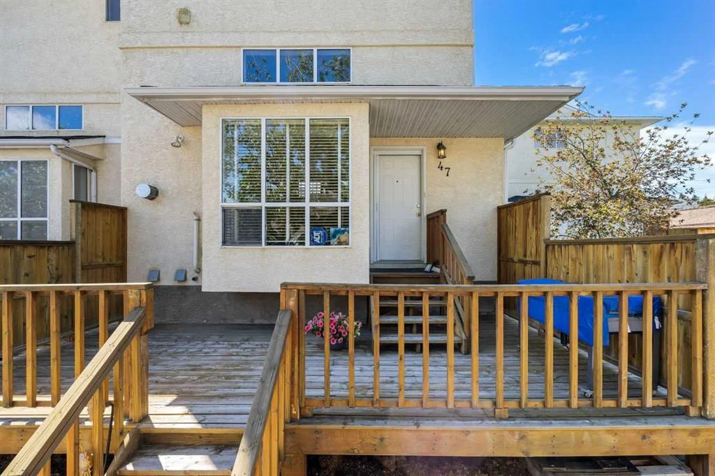 47 Millrose Place SW, Calgary — photo 2 of 37