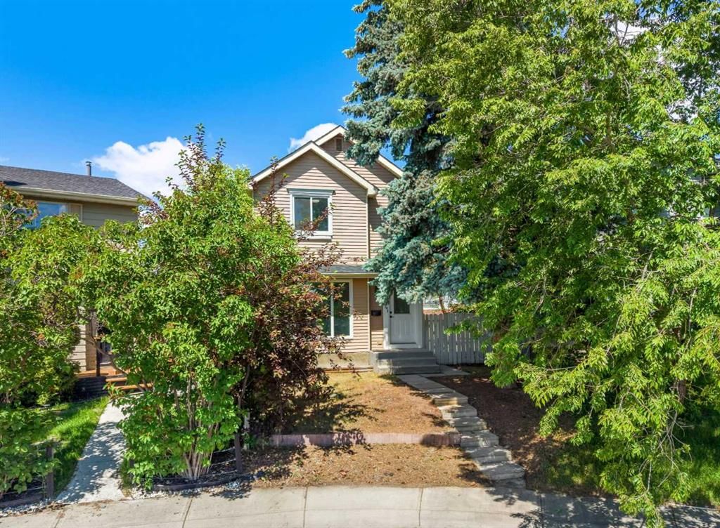 134 Erin Ridge Road SE, Calgary — main listing photo
