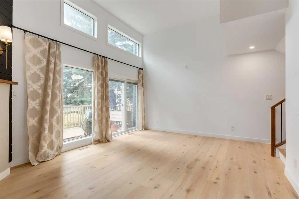 256 Point Mckay Terrace NW, Calgary — photo 5 of 39