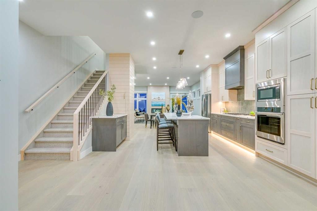 1413 27 Street SW, Calgary — photo 4 of 43