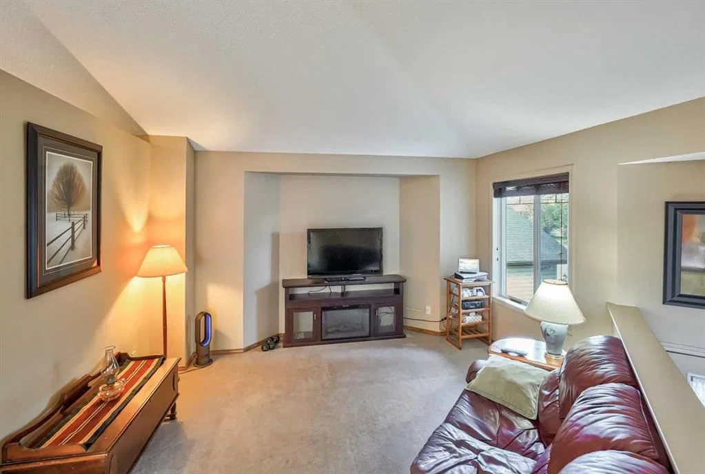 236 Covepark Close NE, Calgary — photo 4 of 36