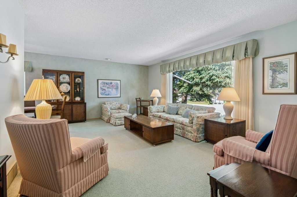 12224 Lake Waterton Way SE, Calgary — photo 4 of 49