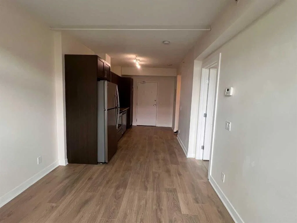 1306, 30 Brentwood Common NW, Calgary — photo 4 of 16