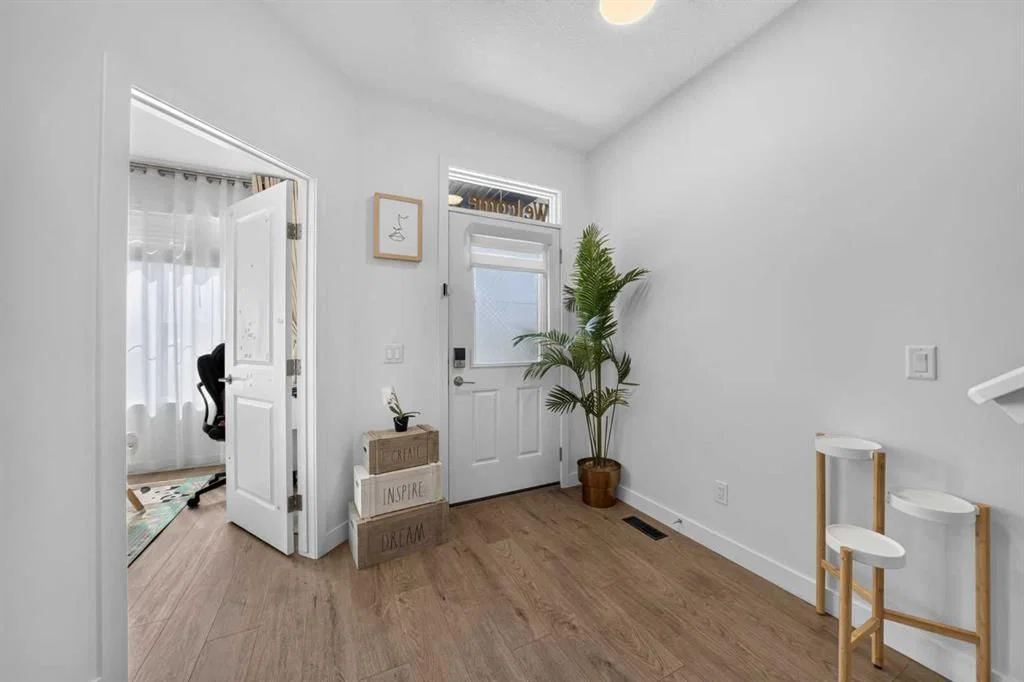 289 Magnolia Way SE, Calgary — photo 2 of 50