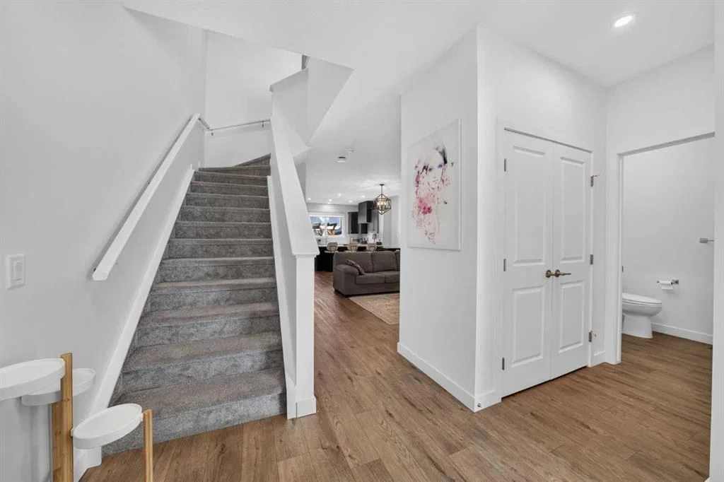 289 Magnolia Way SE, Calgary — photo 3 of 50