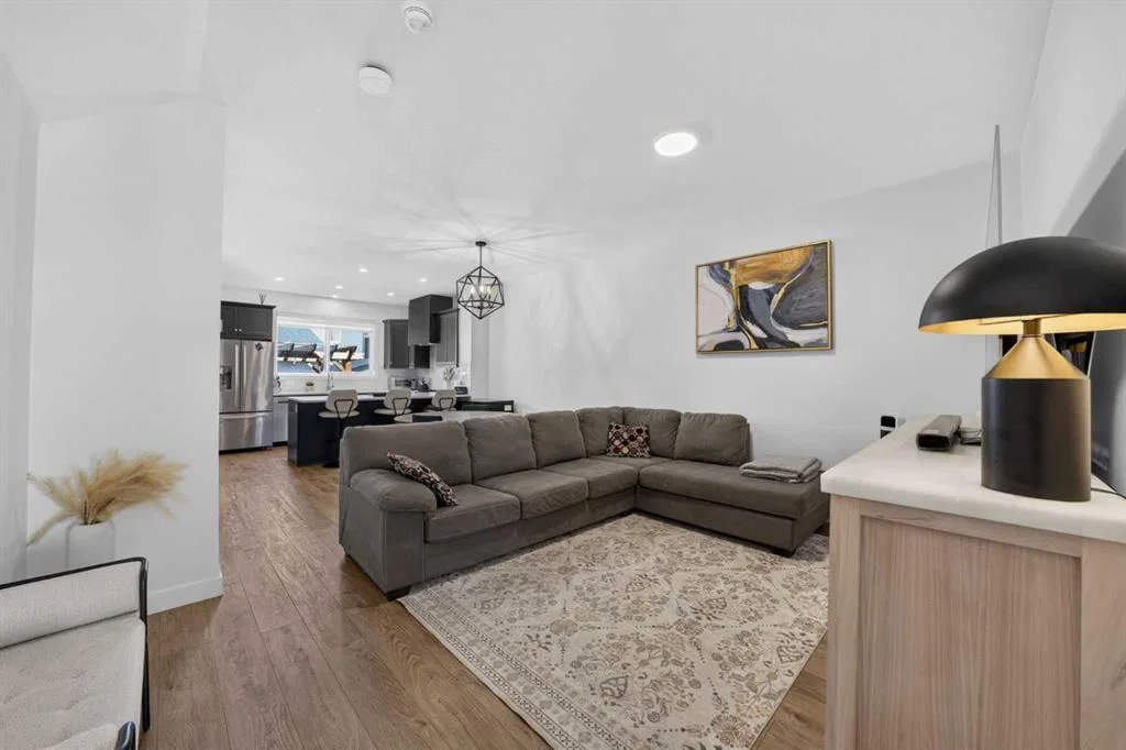 289 Magnolia Way SE, Calgary — photo 5 of 50