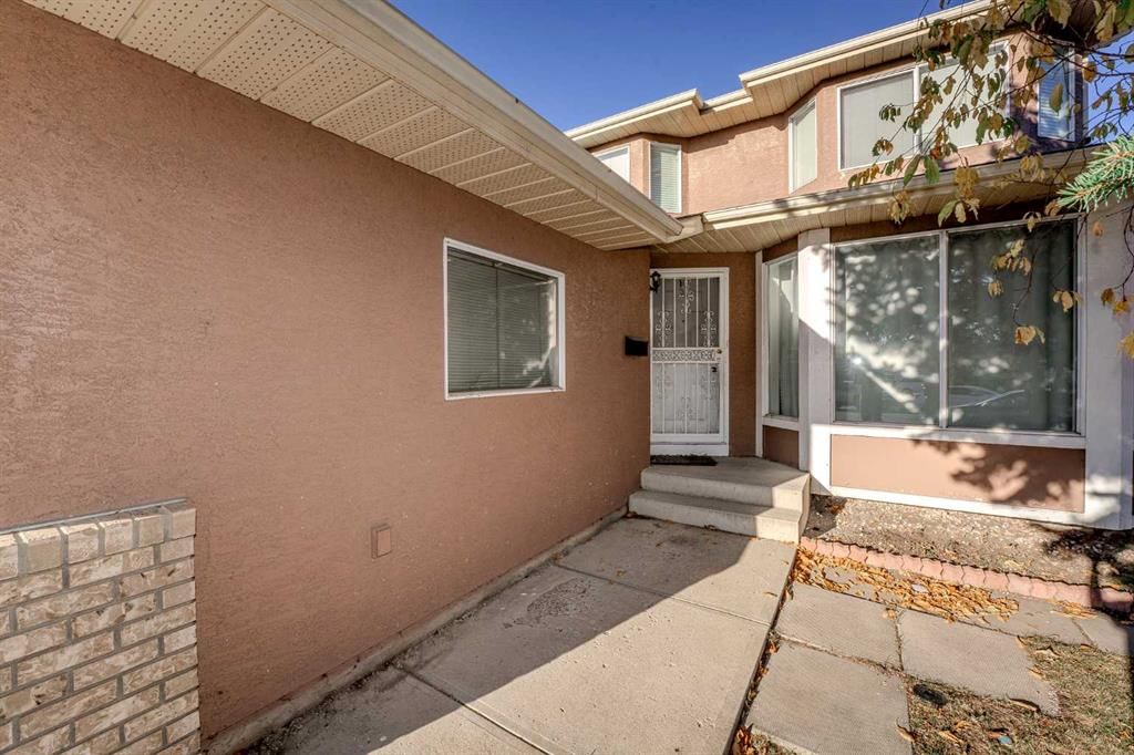 4 Del Ray Crescent NE, Calgary — photo 3 of 44