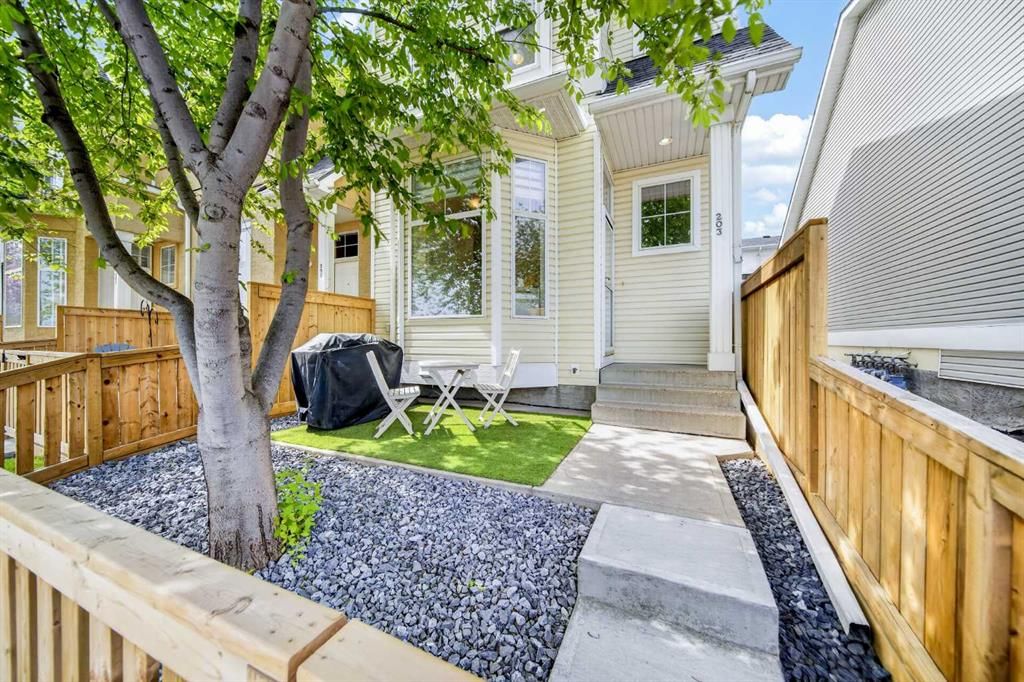 203 McKenzie Towne Gate SE, Calgary — photo 3 of 37