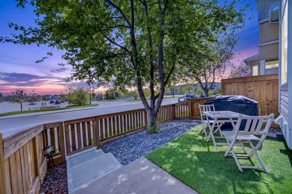 203 McKenzie Towne Gate SE, Calgary — photo 4 of 37