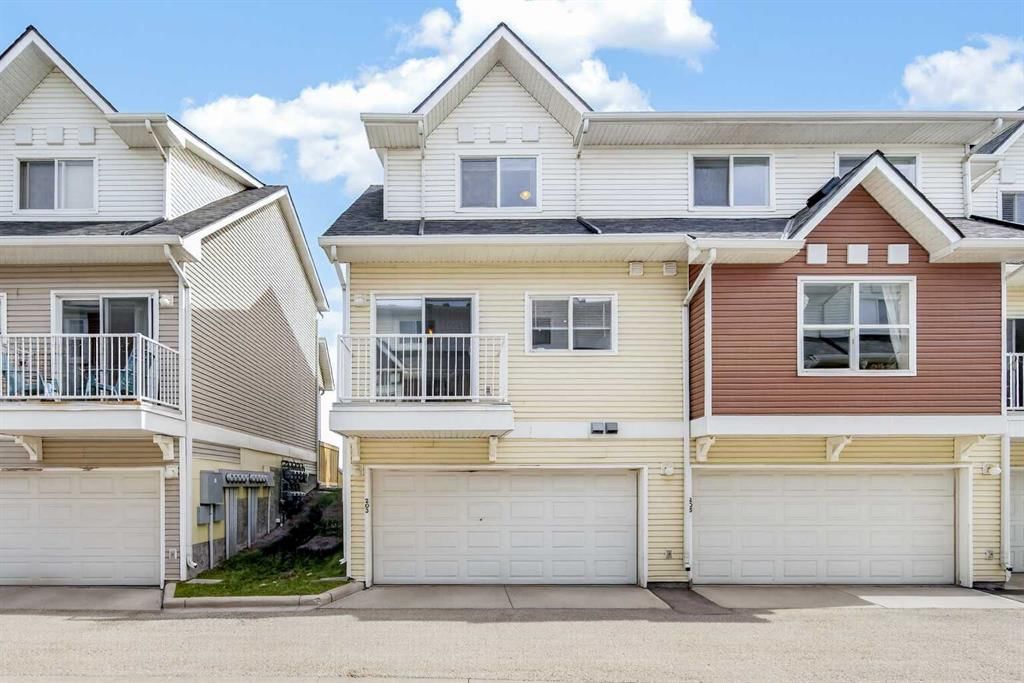 203 McKenzie Towne Gate SE, Calgary — photo 5 of 37
