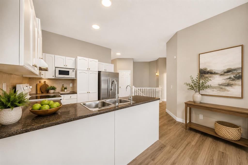 72 Prestwick Pond Terrace SE, Calgary — photo 4 of 29