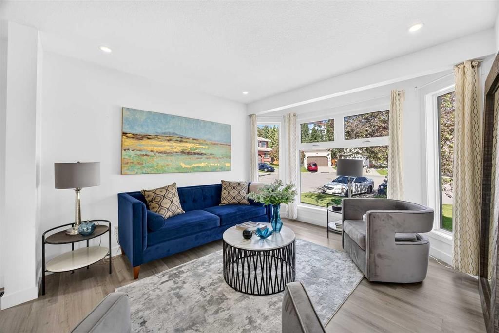 7 Signature Mews SW, Calgary — photo 4 of 49