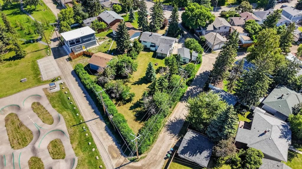 117 Fairview Drive SE, Calgary — photo 2 of 38
