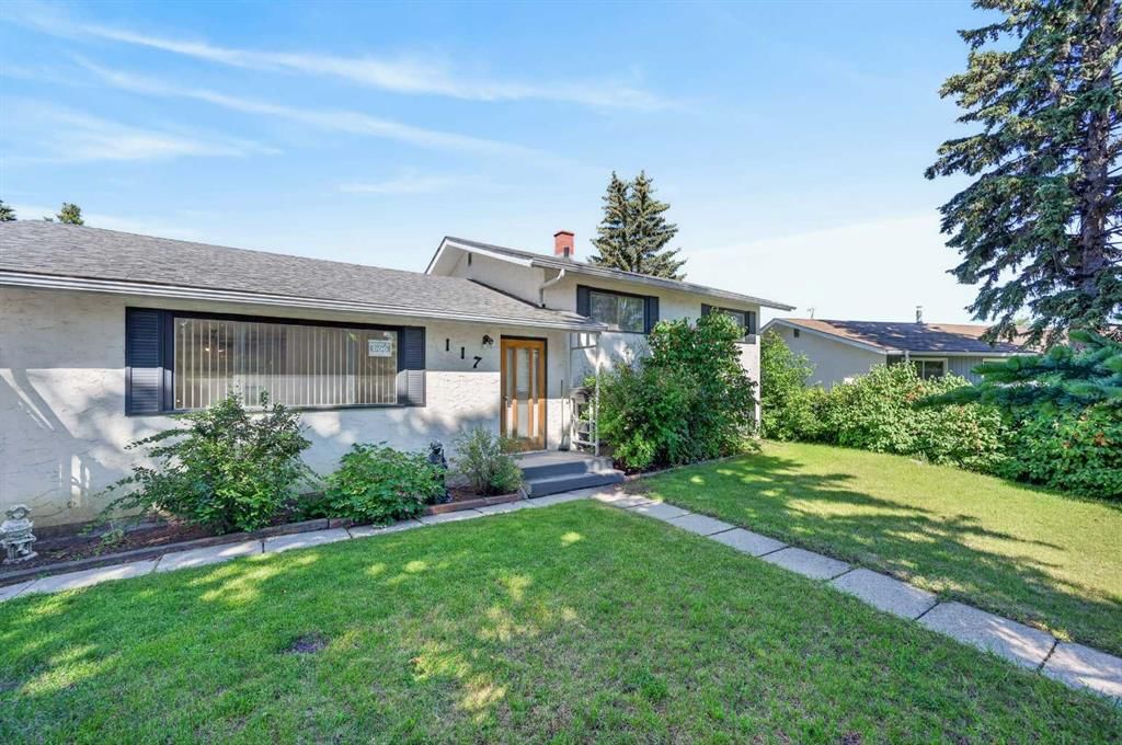 117 Fairview Drive SE, Calgary — photo 3 of 38