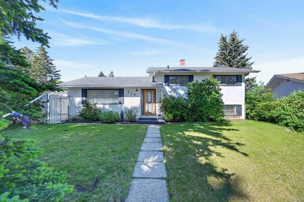 117 Fairview Drive SE, Calgary — photo 4 of 38