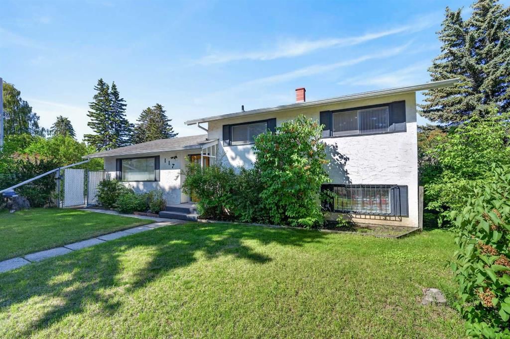 117 Fairview Drive SE, Calgary — photo 5 of 38