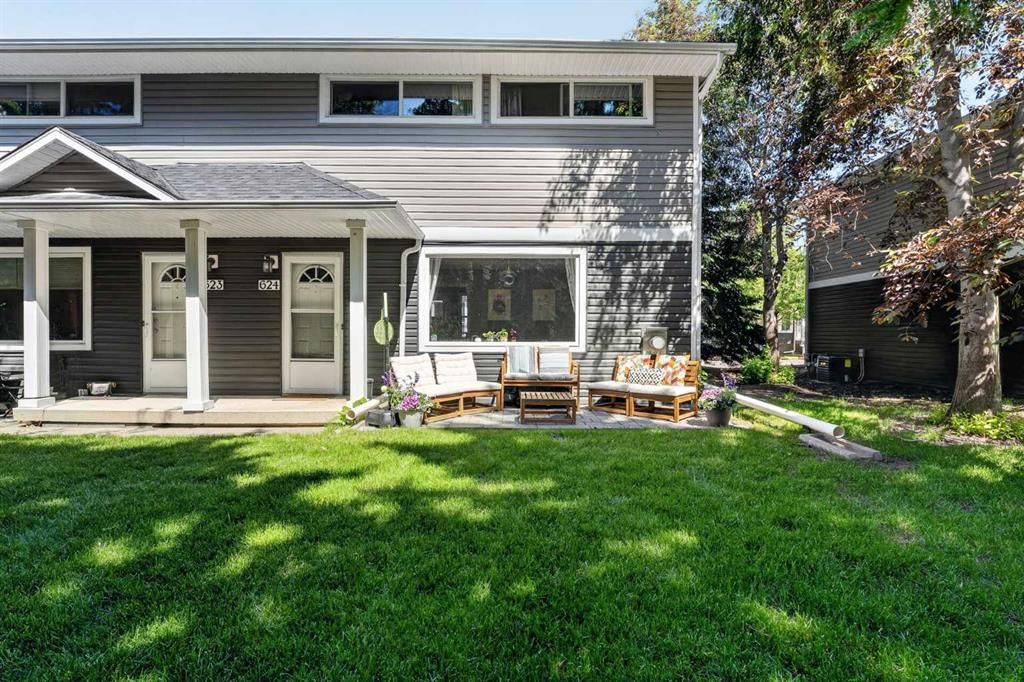624 Regal Park NE, Calgary — main listing photo