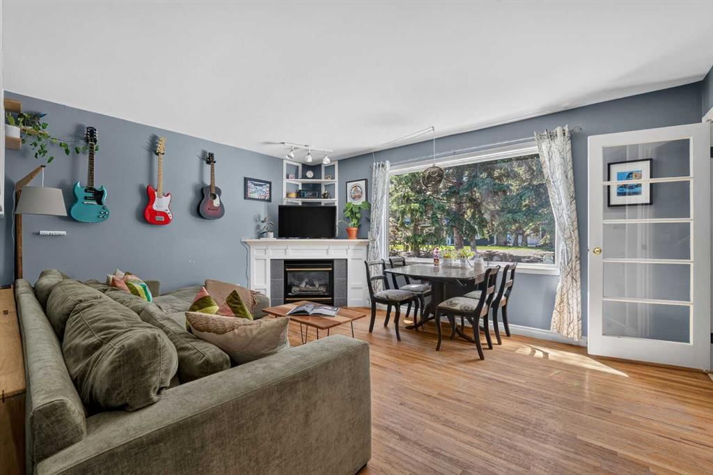 624 Regal Park NE, Calgary — photo 3 of 27