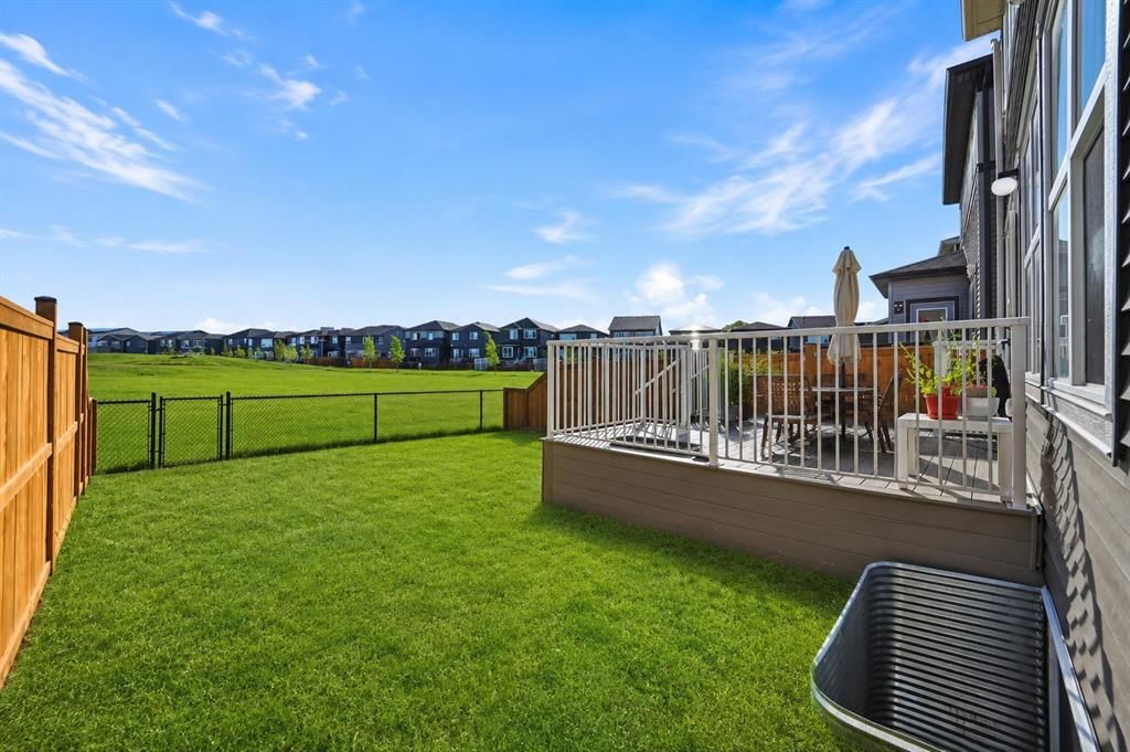 332 Belmont Park SW, Calgary — photo 4 of 49