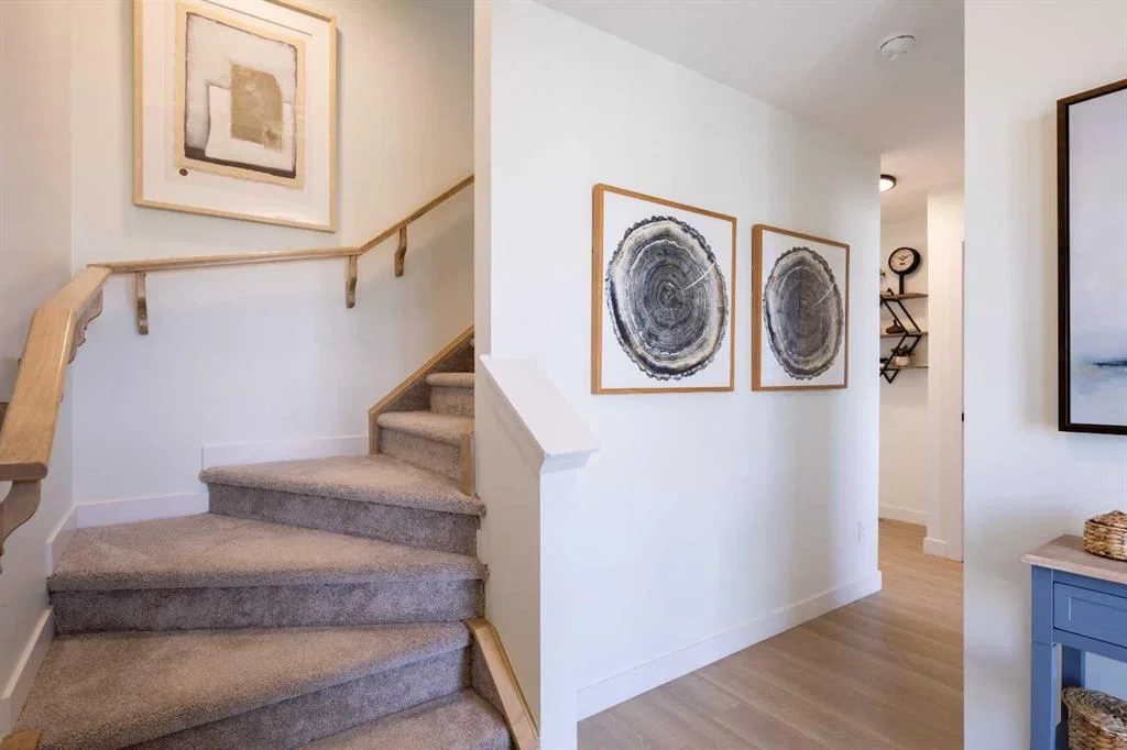 150 Wild Rose Way SE, Calgary — photo 4 of 44
