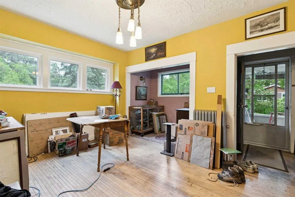 506 38 Avenue SW, Calgary — photo 5 of 15