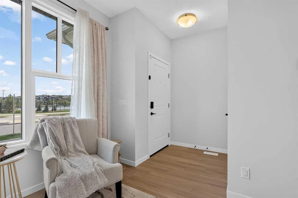 257 Edith Green NW, Calgary — photo 3 of 39