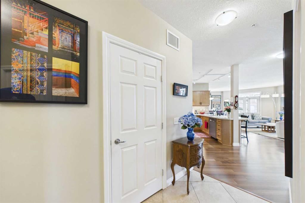 254, 3000 Marda Link SW, Calgary — photo 5 of 30